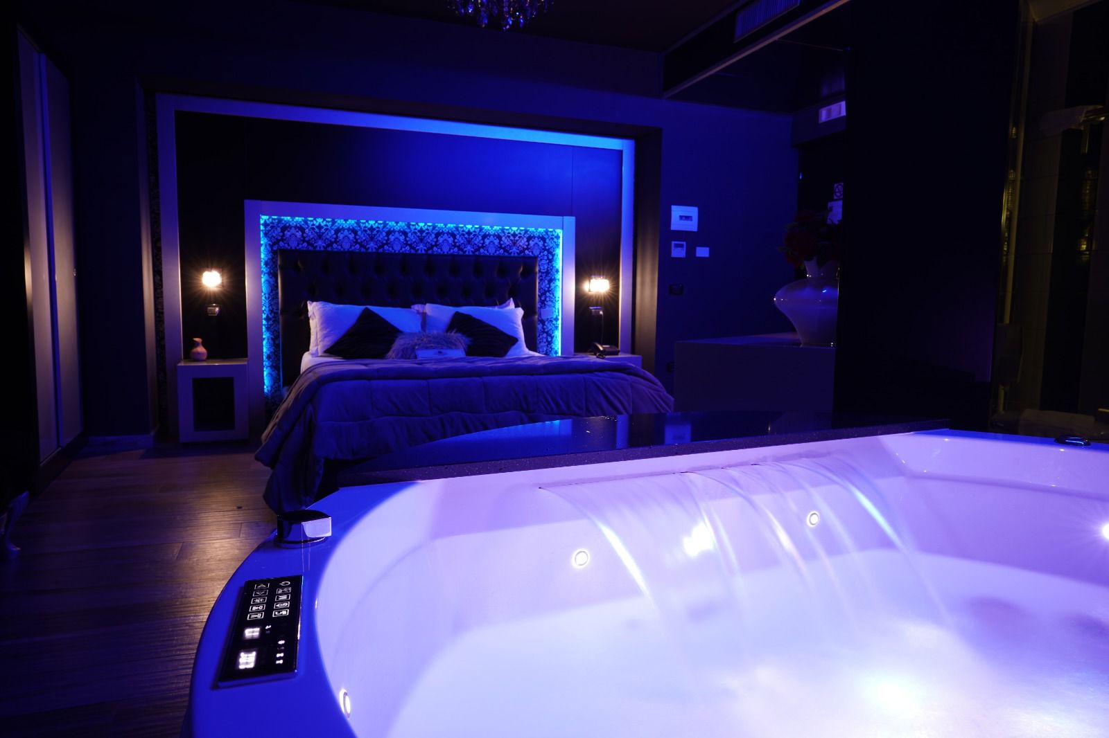 9cb8482f-2b46-43d6-8dd1-d6325678ae41